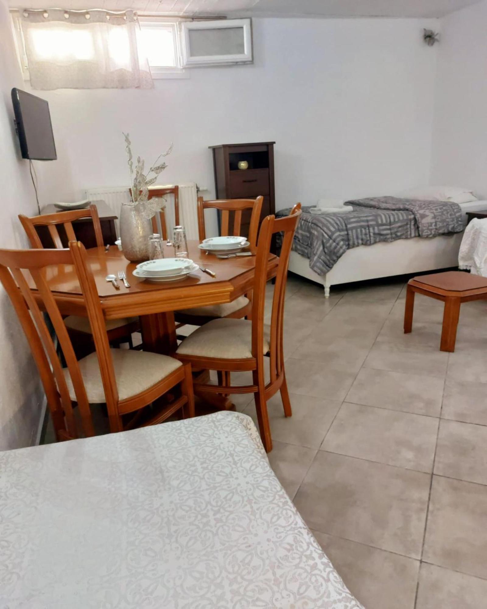 Maria'S Cozy Basement Studio ! Volos Exteriör bild